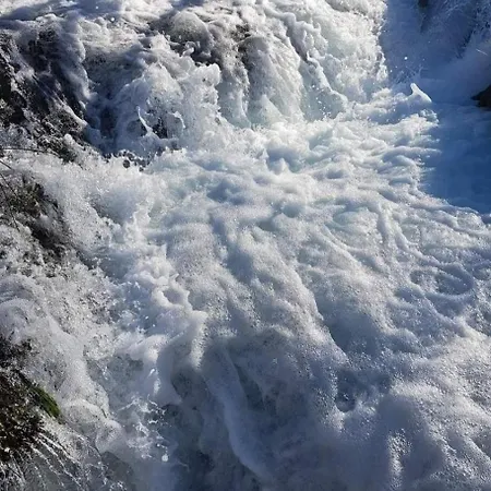 Visovac לינה וארוחת בוקר 3*