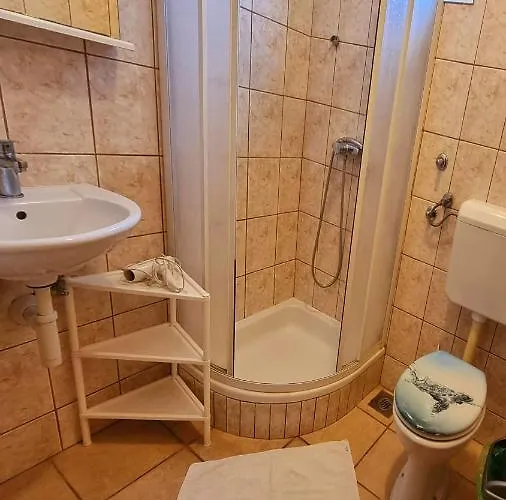 Bed and Breakfast Visovac 3*