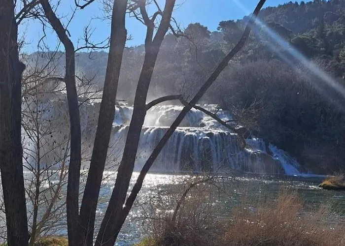 Bed and breakfast Visovac 3*