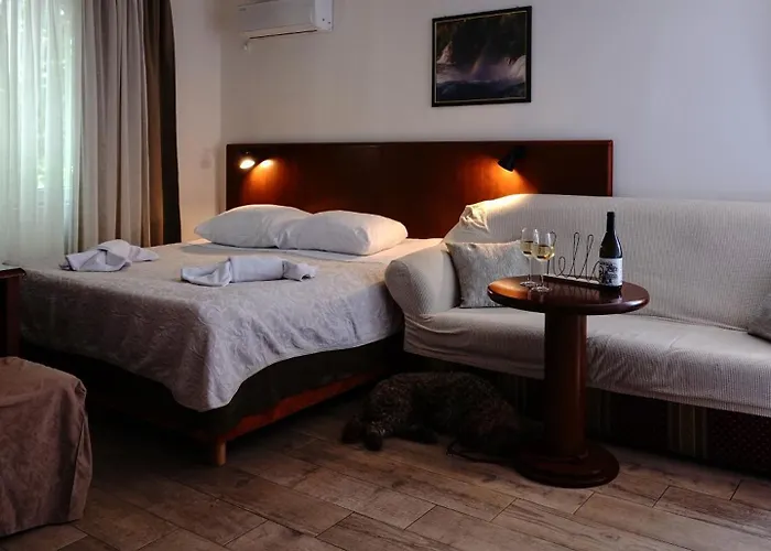 Bed and breakfast Visovac 3*